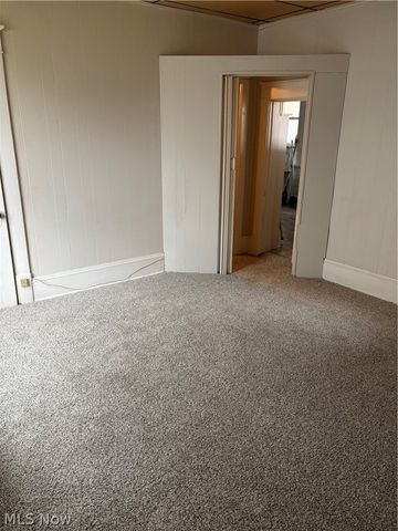 175 W OHIO Avenue, Sebring, OH 44672