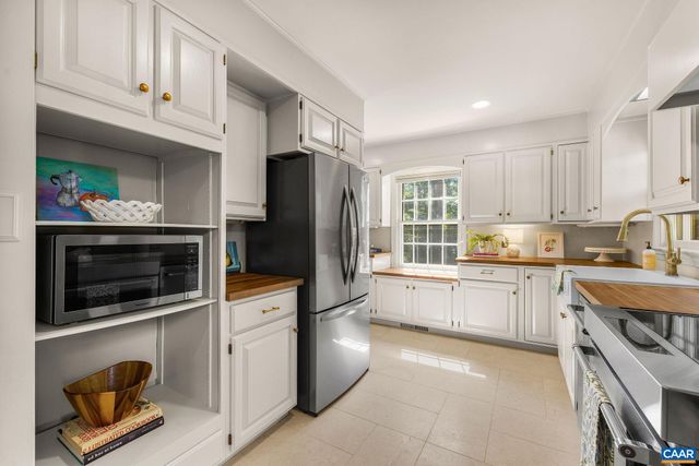 102 MEADOWBROOK CT, Charlottesville, VA 22901
