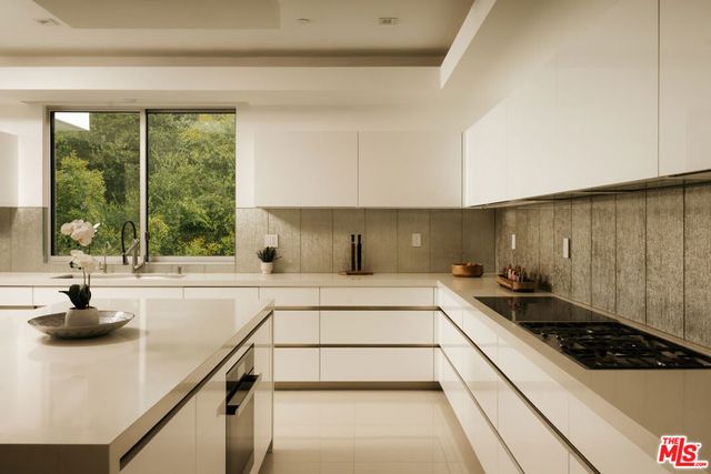 1124 Summit Drive, Beverly Hills, CA 90210