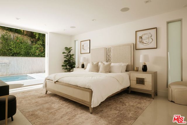 1124 Summit Drive, Beverly Hills, CA 90210