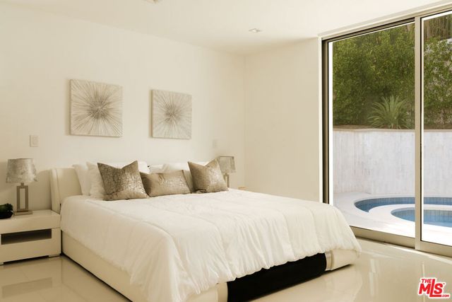 1124 Summit Drive, Beverly Hills, CA 90210