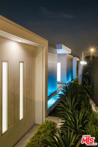1124 Summit Drive, Beverly Hills, CA 90210