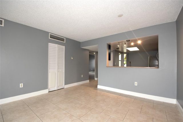 231 SW 113th Way 231, Pembroke Pines, FL 33025