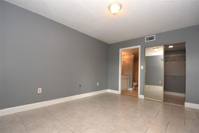 231 SW 113th Way 231, Pembroke Pines, FL 33025