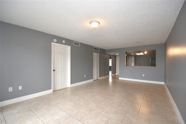 231 SW 113th Way 231, Pembroke Pines, FL 33025