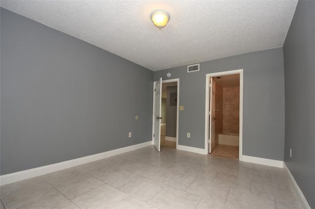 231 SW 113th Way 231, Pembroke Pines, FL 33025