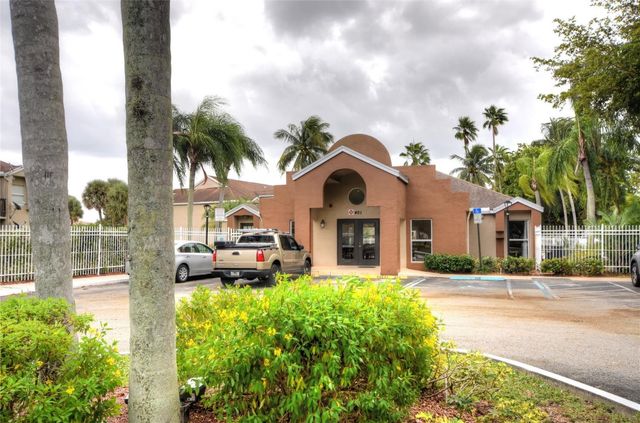 231 SW 113th Way 231, Pembroke Pines, FL 33025