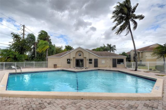 231 SW 113th Way 231, Pembroke Pines, FL 33025