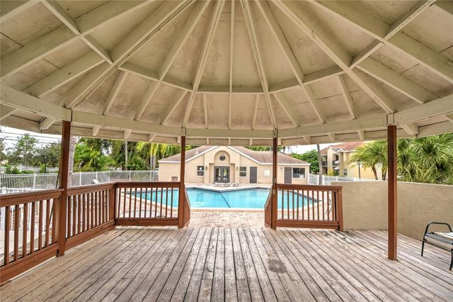 231 SW 113th Way 231, Pembroke Pines, FL 33025