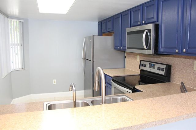 231 SW 113th Way 231, Pembroke Pines, FL 33025