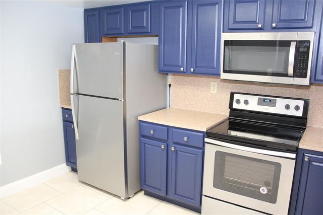 231 SW 113th Way 231, Pembroke Pines, FL 33025