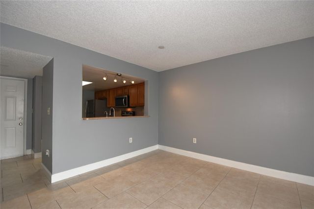 231 SW 113th Way 231, Pembroke Pines, FL 33025