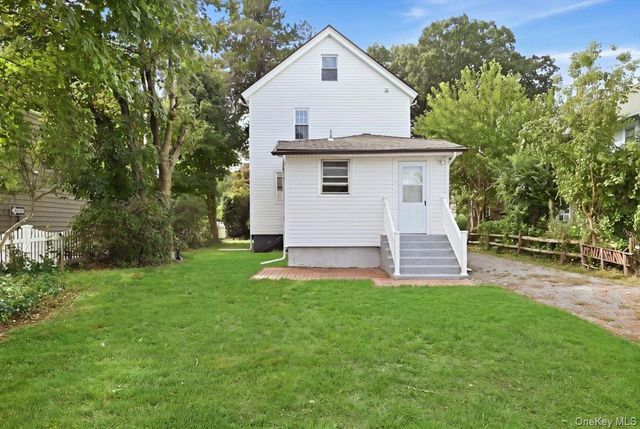 42 Chestnut Street, Glen Cove, NY 11542
