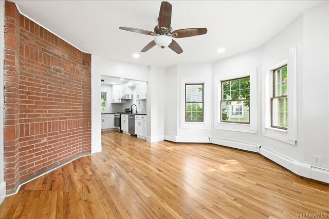 42 Chestnut Street, Glen Cove, NY 11542