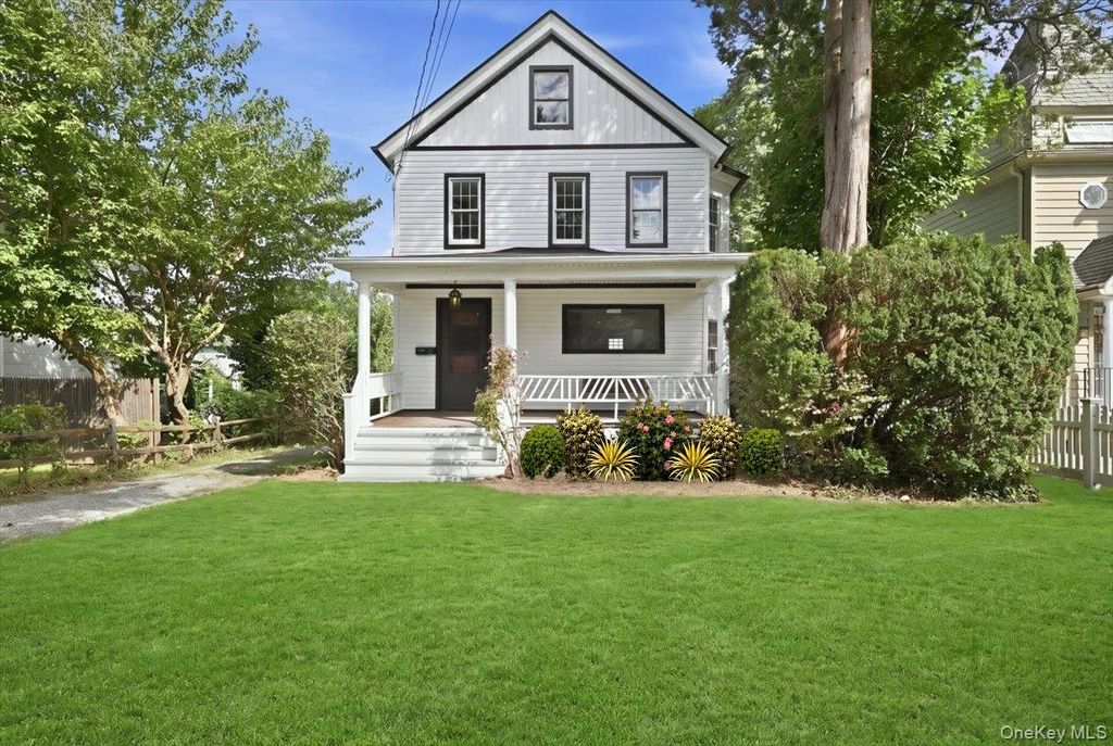 42 Chestnut Street, Glen Cove, NY 11542