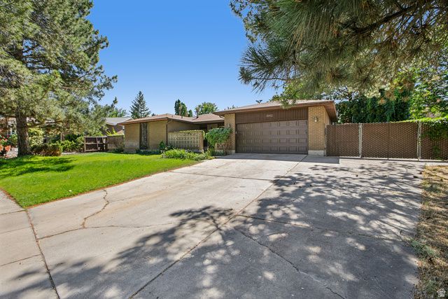 5062 S MORNING DEW DR, Murray, UT 84123