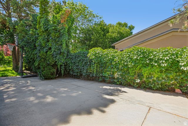 5062 S MORNING DEW DR, Murray, UT 84123