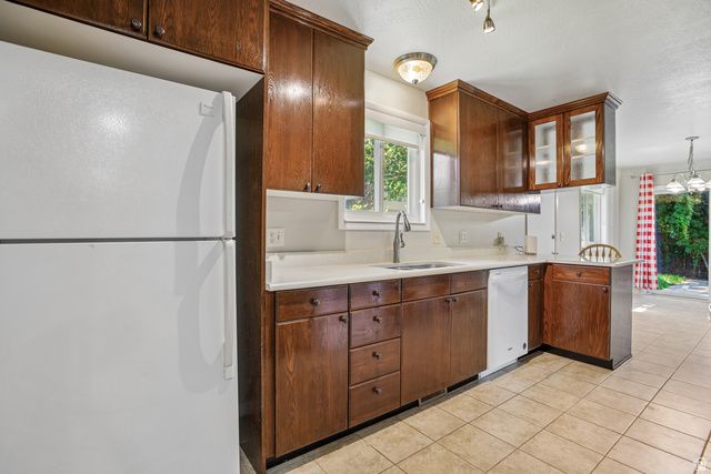 5062 S MORNING DEW DR, Murray, UT 84123