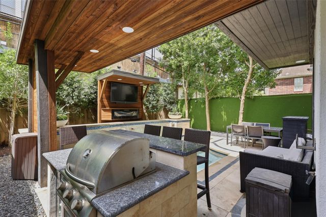 5330 Fayette Street, Houston, TX 77056