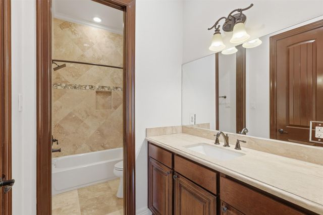 5330 Fayette Street, Houston, TX 77056