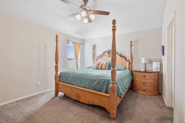 634 W Fairway Lake Drive, Alvin, TX 77511