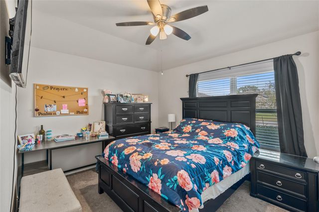 634 W Fairway Lake Drive, Alvin, TX 77511