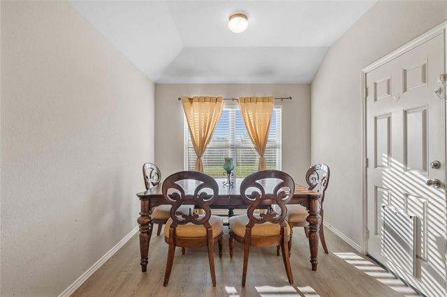 634 W Fairway Lake Drive, Alvin, TX 77511