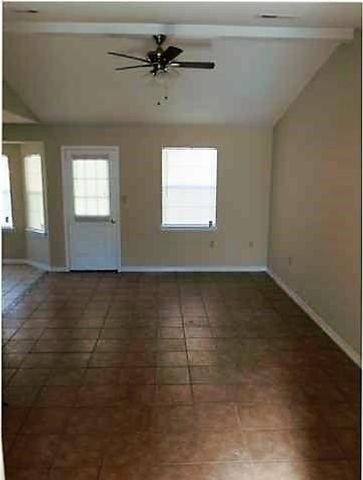 41 3Rd Avenue, Shalimar, FL 32579