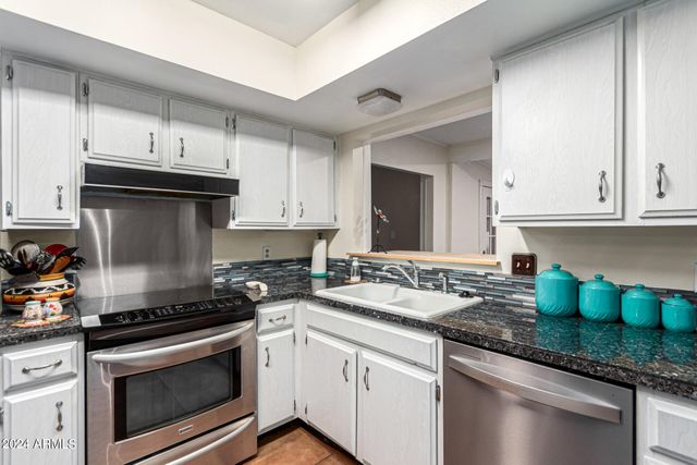 25629 S ONTARIO Drive, Sun Lakes, AZ 85248
