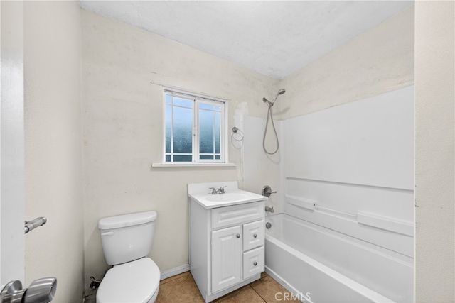 6011 Bear, Huntington Park, CA 90255