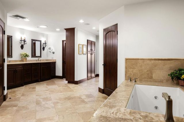 78180 Hacienda La Quinta Drive, La Quinta, CA 92253