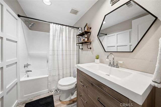 22911 Banyan Place 244, Saugus, CA 91390