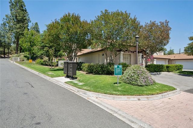 22911 Banyan Place 244, Saugus, CA 91390