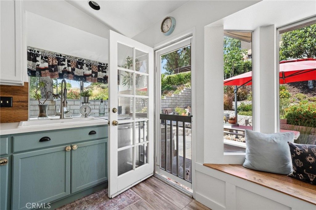 Image 17 of property listing at 22911 Banyan Place 244, Saugus, CA 91390