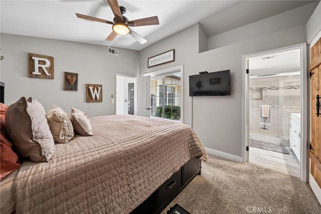 Image 21 of property listing at 22911 Banyan Place 244, Saugus, CA 91390