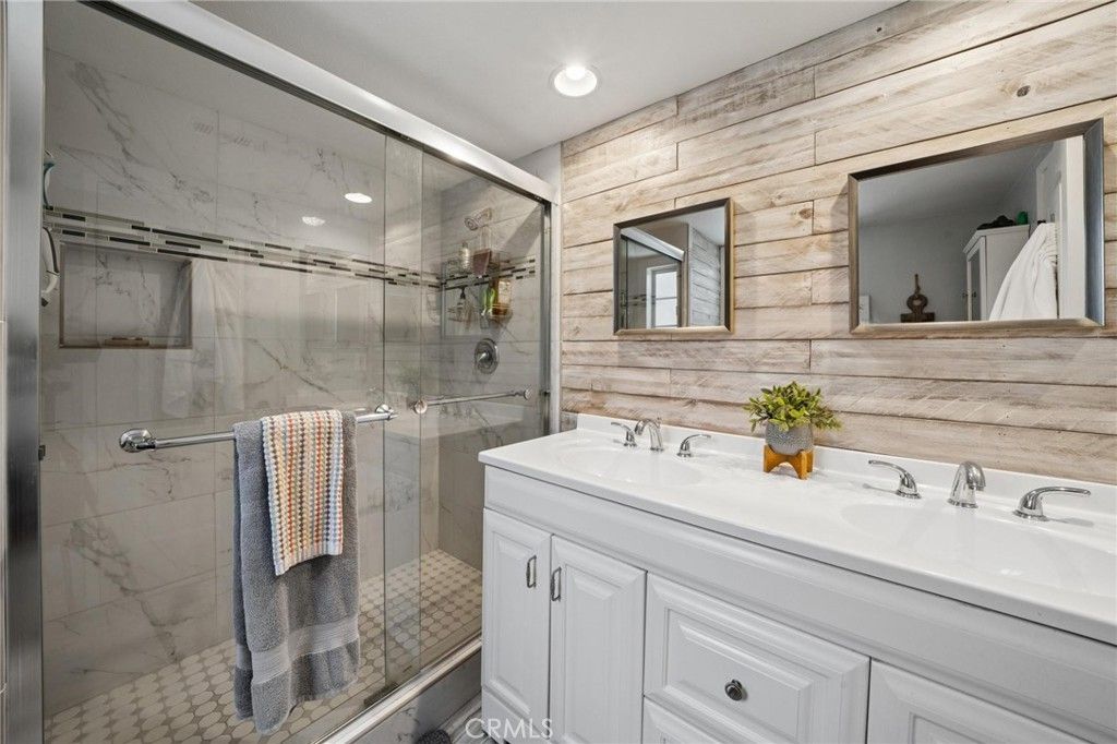 Image 23 of property listing at 22911 Banyan Place 244, Saugus, CA 91390