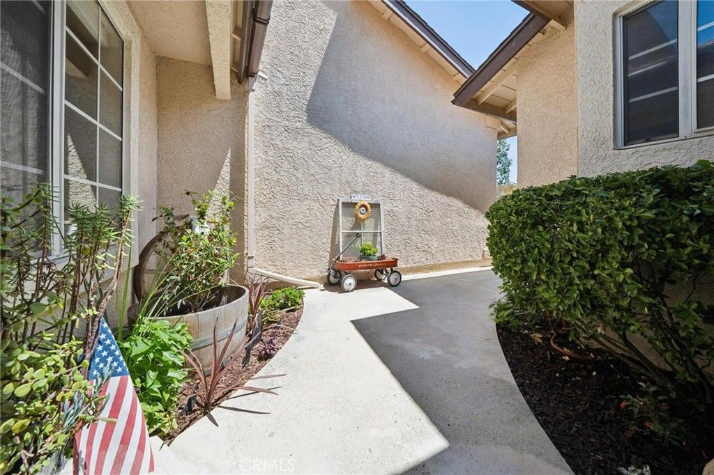 Image 3 of property listing at 22911 Banyan Place 244, Saugus, CA 91390