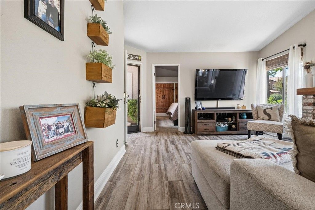 Image 6 of property listing at 22911 Banyan Place 244, Saugus, CA 91390