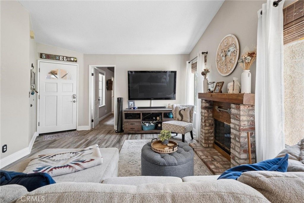 Image 8 of property listing at 22911 Banyan Place 244, Saugus, CA 91390