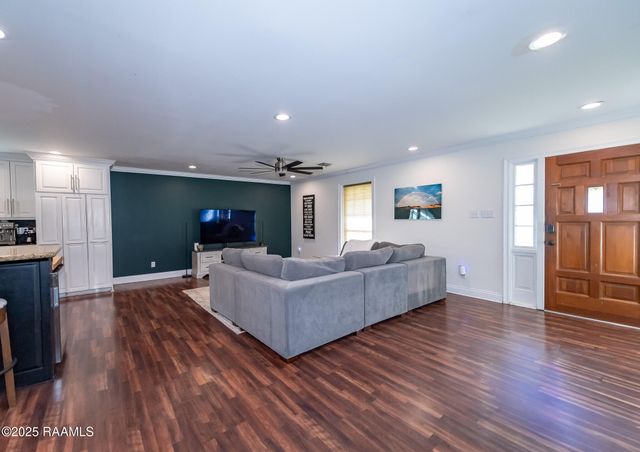 262 Parkway Circle, Crowley, LA 70526