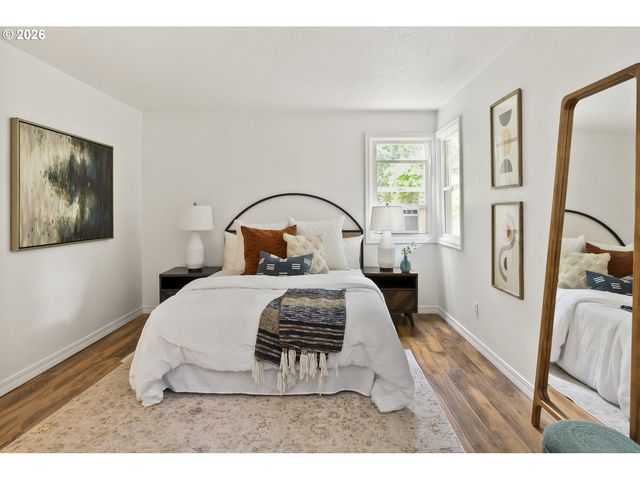 1316 Sw TAYLORS FERRY Ct, Portland, OR 97219