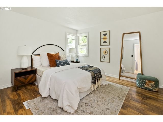 1316 Sw TAYLORS FERRY Ct, Portland, OR 97219