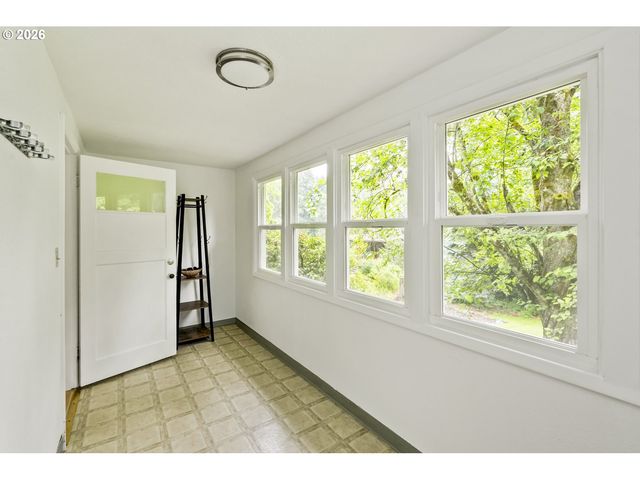 1316 Sw TAYLORS FERRY Ct, Portland, OR 97219
