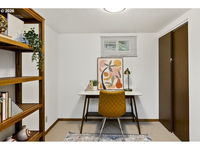 1316 Sw TAYLORS FERRY Ct, Portland, OR 97219