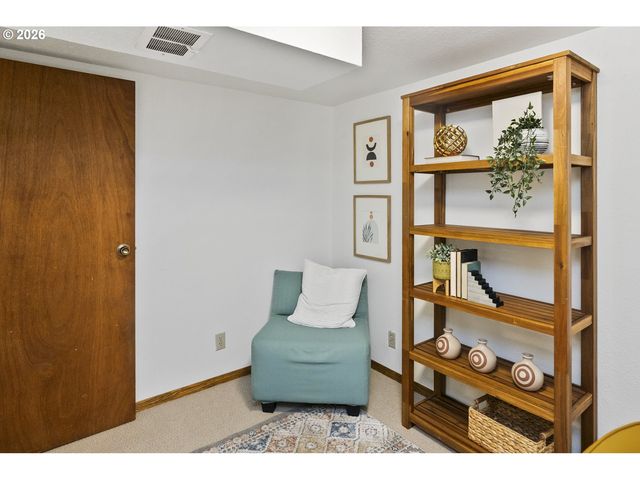 1316 Sw TAYLORS FERRY Ct, Portland, OR 97219