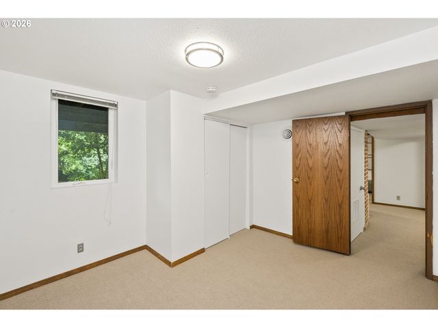 1316 Sw TAYLORS FERRY Ct, Portland, OR 97219