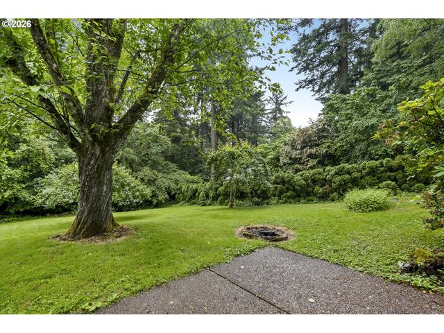 1316 Sw TAYLORS FERRY Ct, Portland, OR 97219