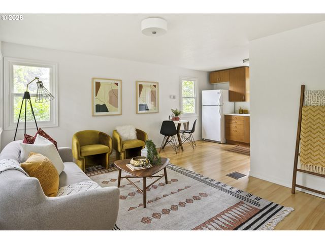 1316 Sw TAYLORS FERRY Ct, Portland, OR 97219