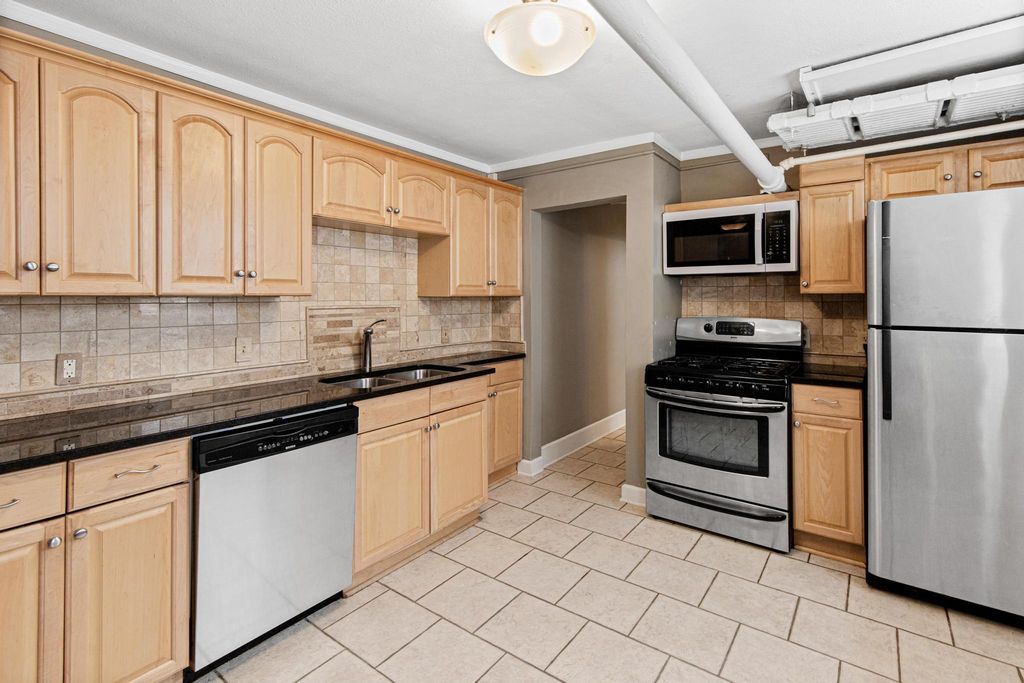 2621 Humboldt Avenue S 7, Minneapolis, MN 55408 — photo 2