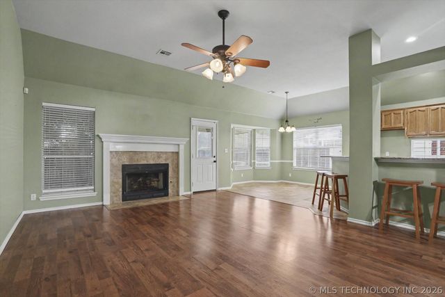 2440 S Redwood Avenue, Broken Arrow, OK 74012